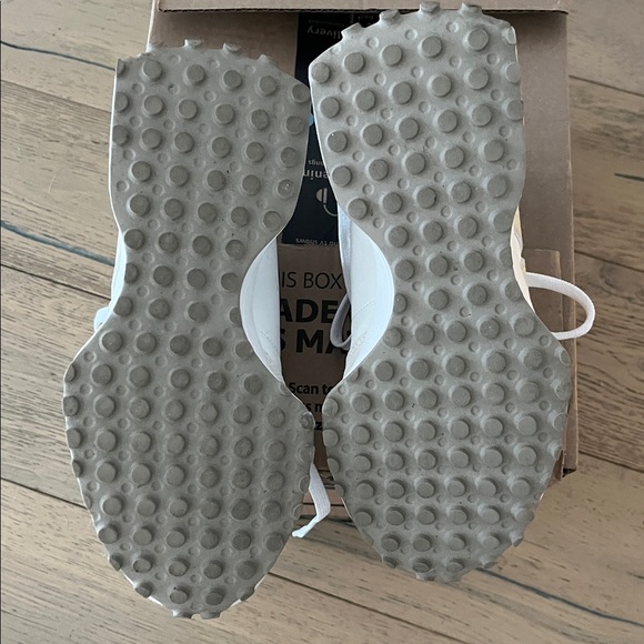 New Balance Cream Casual Sneakers - Picture 5 of 11